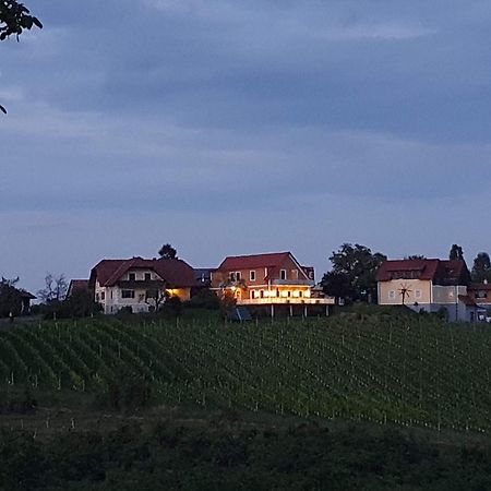 Bed and Breakfast Weinhof Reichmann Sankt Peter am Ottersbach Zewnętrze zdjęcie